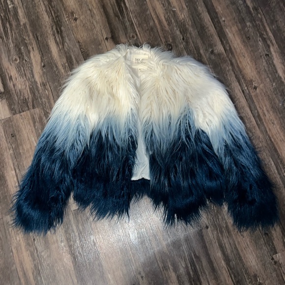 thread and supply Jackets & Blazers - THREAD AND SUPPLY FAUX FUR JACKET SIZE S